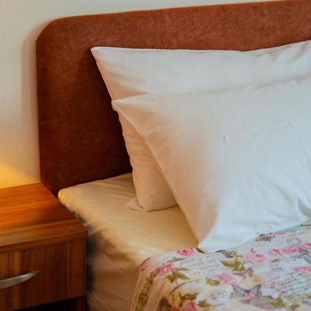 Apartmani Ana Teodo Esterno foto